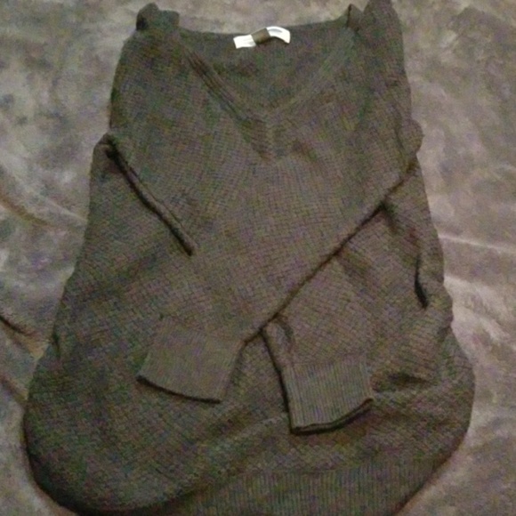 Old Navy maternity sweater - Picture 2 of 3